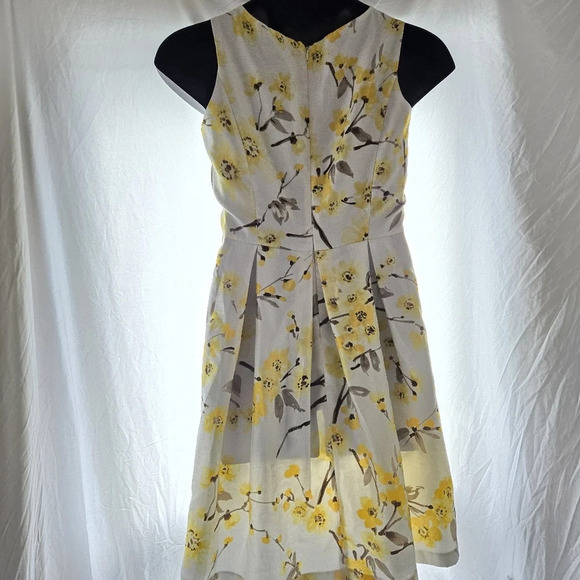Pretty Floral Sunshine Dress - Picture 5 of 10